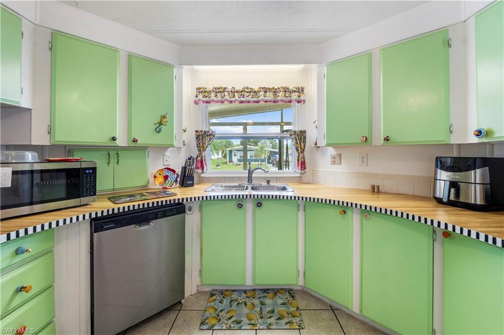 280 Grassy Key Lane Naples, FL 34114 - Photo 5 of 21