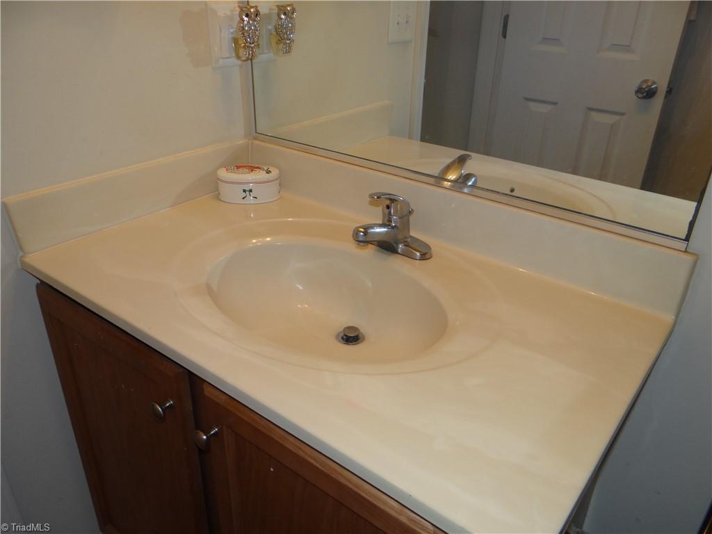5188 Switchback Drive High Point, NC 27265 - Photo 11 of 17 Gallery Image 11