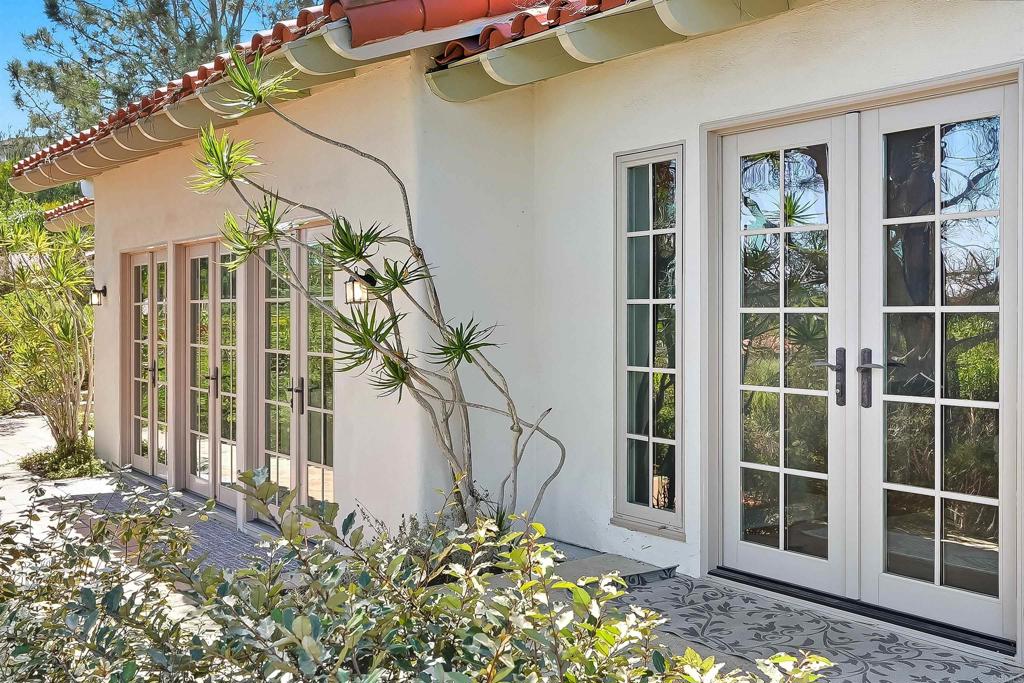 2206 Running Spring Place Encinitas, CA 92024 - Photo 39 of 44 a view of a potted plants next to a wall