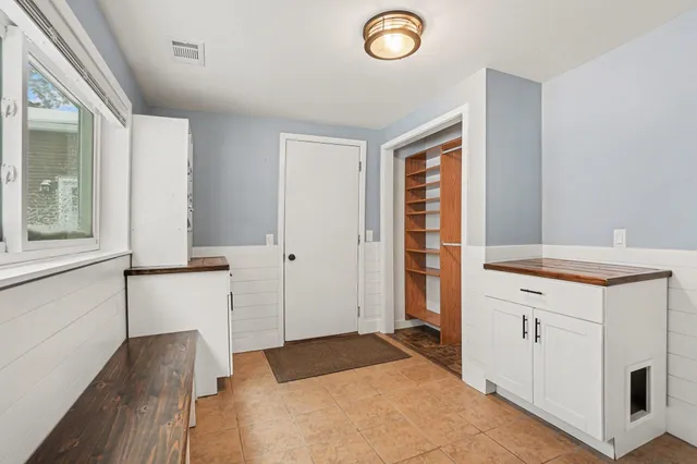 $364,900 | 1187 Yorkshire Drive, Norton Shores, MI 49441