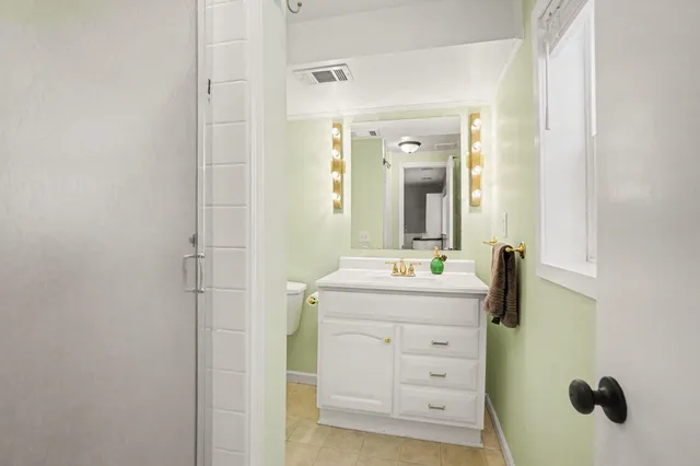 $364,900 | 1187 Yorkshire Drive, Norton Shores, MI 49441