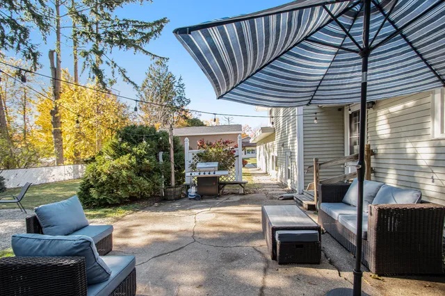 $364,900 | 1187 Yorkshire Drive, Norton Shores, MI 49441