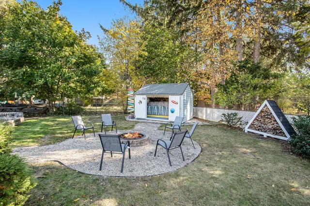 $364,900 | 1187 Yorkshire Drive, Norton Shores, MI 49441