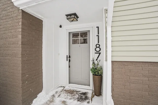 $364,900 | 1187 Yorkshire Drive, Norton Shores, MI 49441