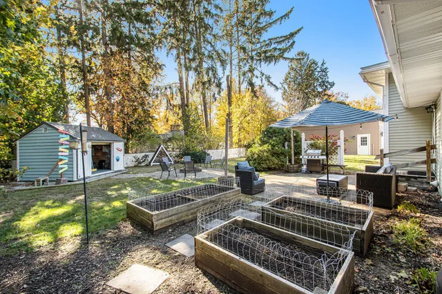 $364,900 | 1187 Yorkshire Drive, Norton Shores, MI 49441