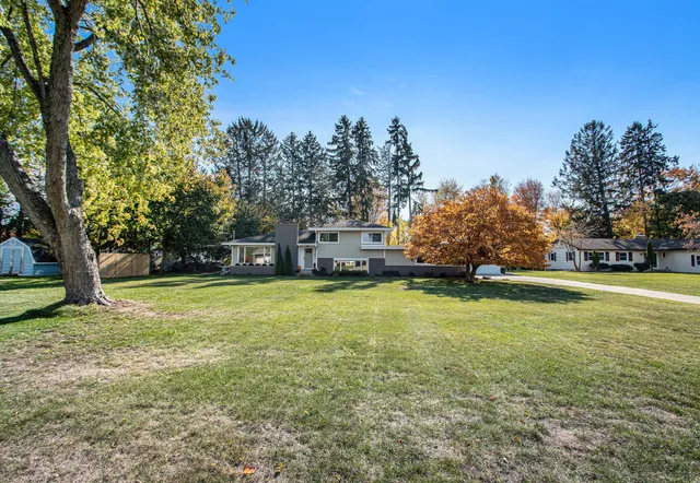 $364,900 | 1187 Yorkshire Drive, Norton Shores, MI 49441