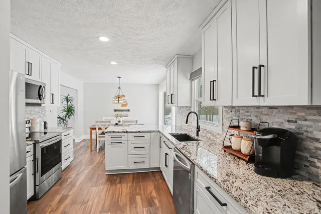 $364,900 | 1187 Yorkshire Drive, Norton Shores, MI 49441