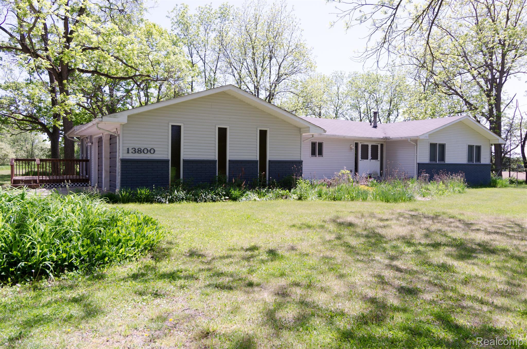 13800 Lone Tree Road Milford, MI 48380 - Photo 18 of 77 Front view.