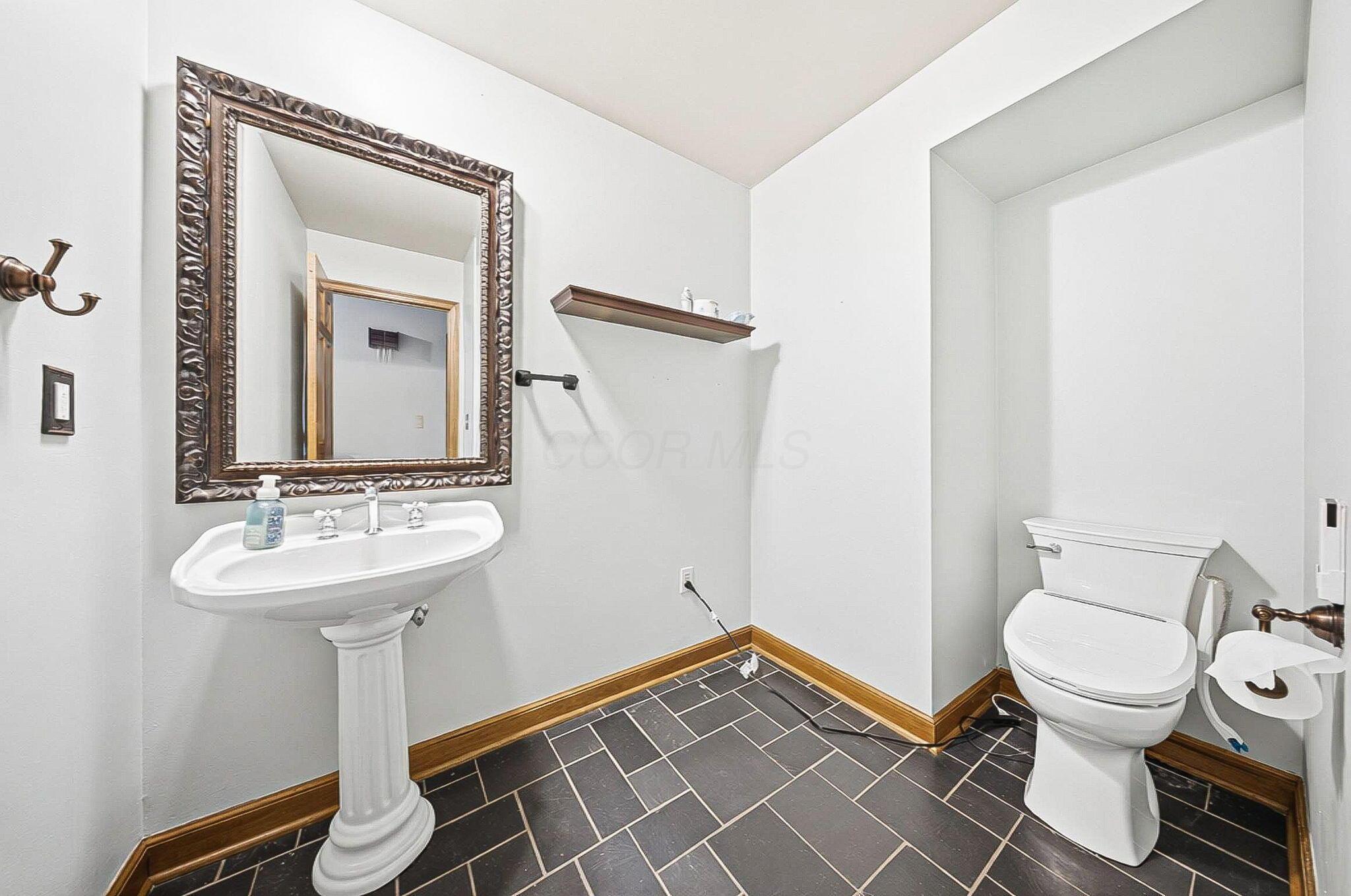 5050 Clark-Shaw Road Powell, OH 43065 - Photo 17 of 82 Hallway bathroom