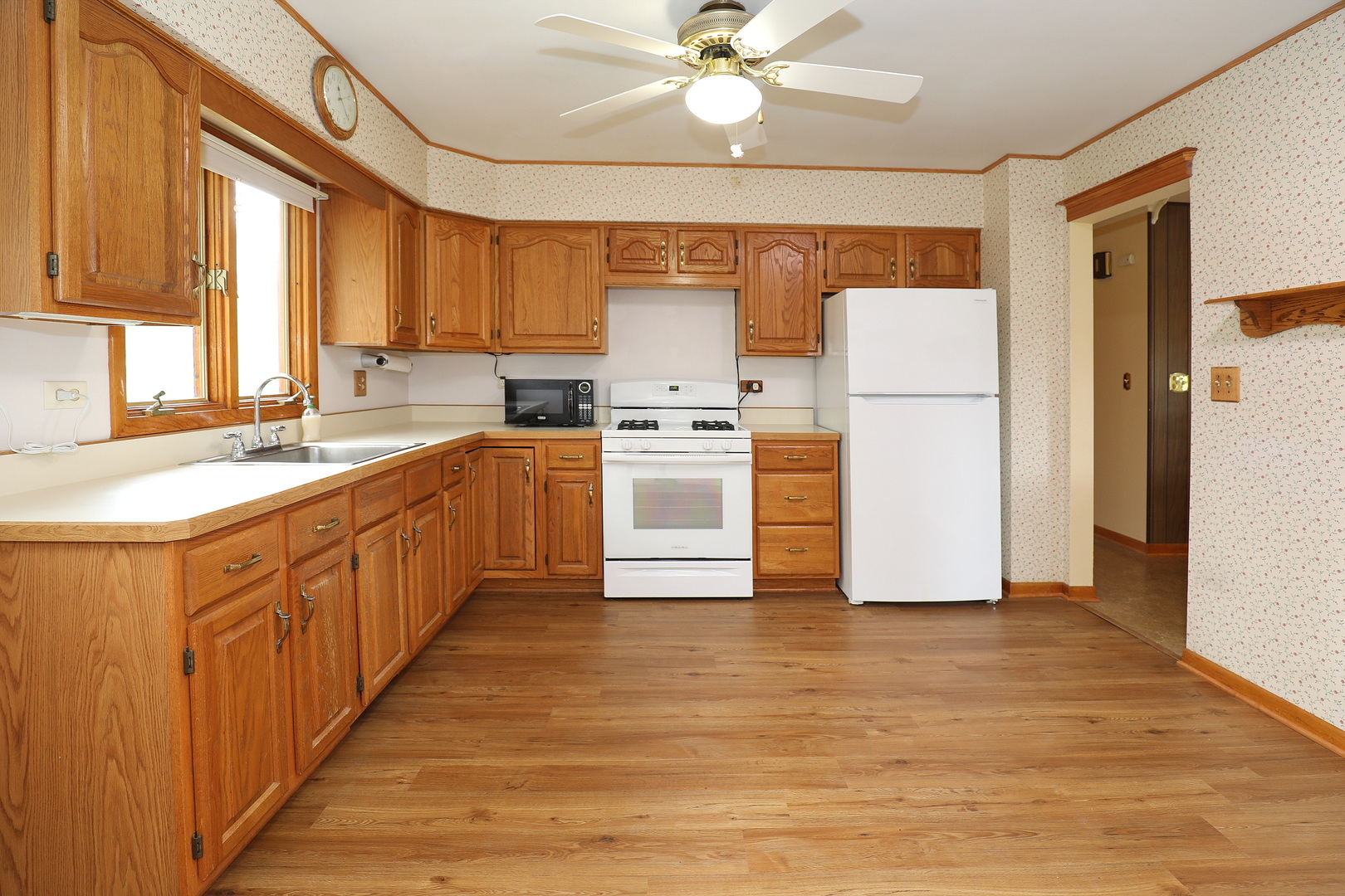 28W650 High Lake Road West Chicago, IL 60185 - Photo 17 of 53 Gallery Image 17