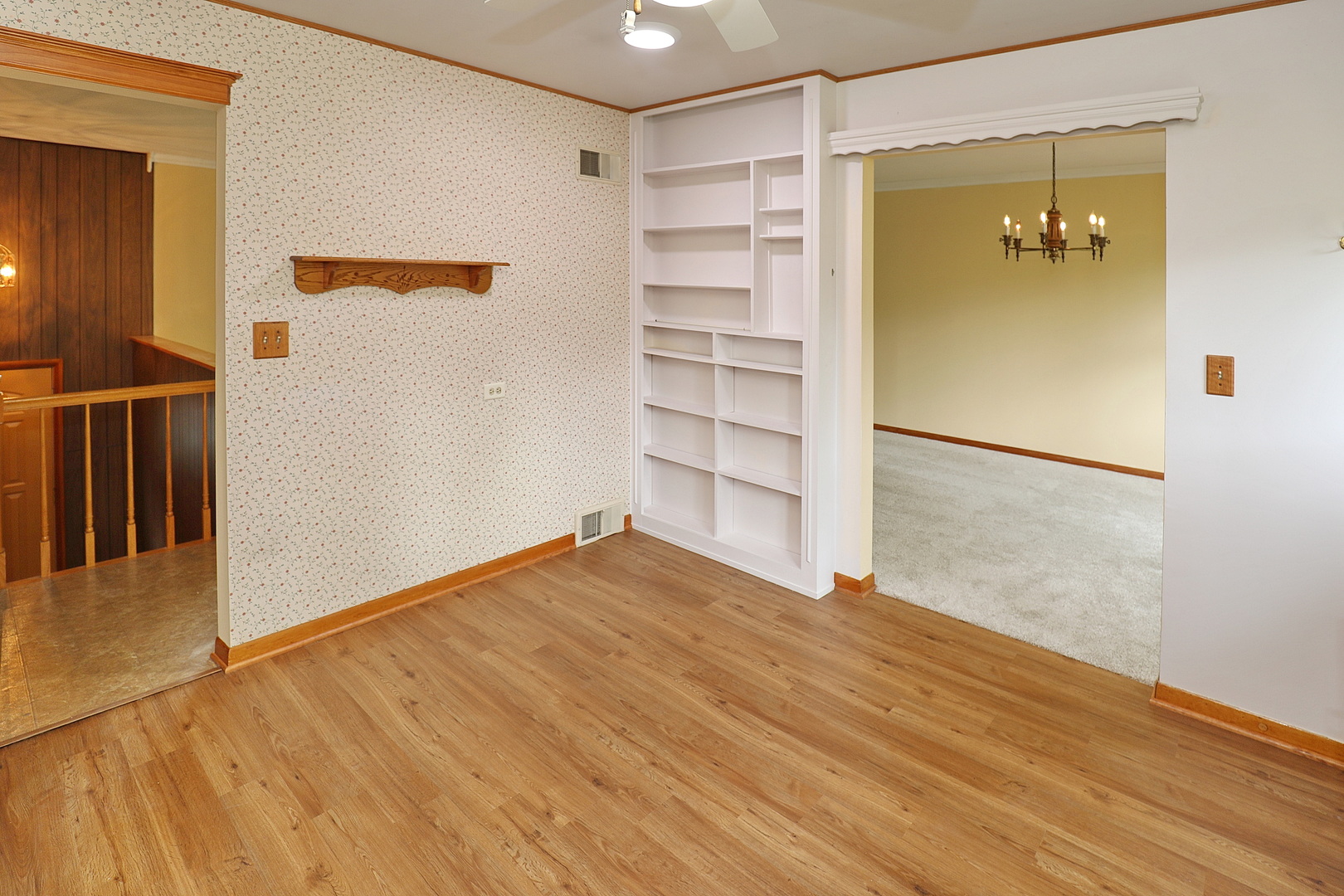28W650 High Lake Road West Chicago, IL 60185 - Photo 19 of 53 Gallery Image 19