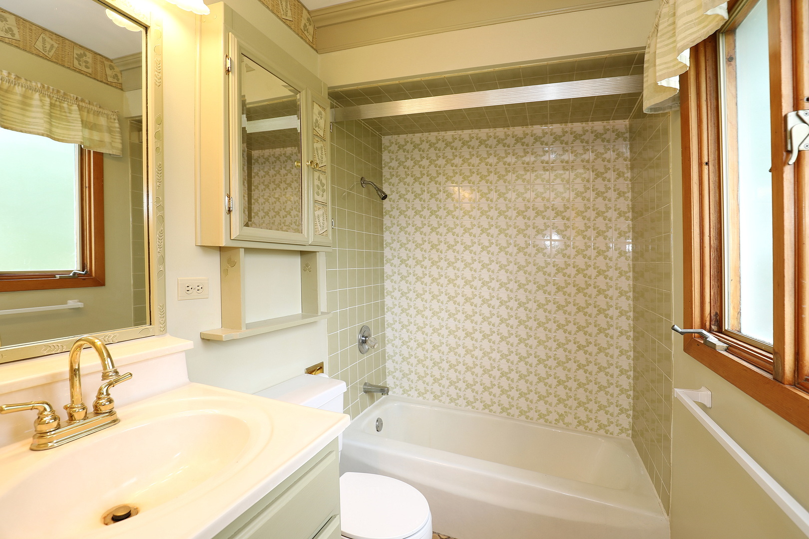 28W650 High Lake Road West Chicago, IL 60185 - Photo 24 of 53 Gallery Image 24