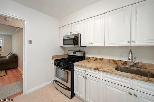 $1,850 | 349 Bloomfield Avenue, Unit 60, Verona, NJ 07044