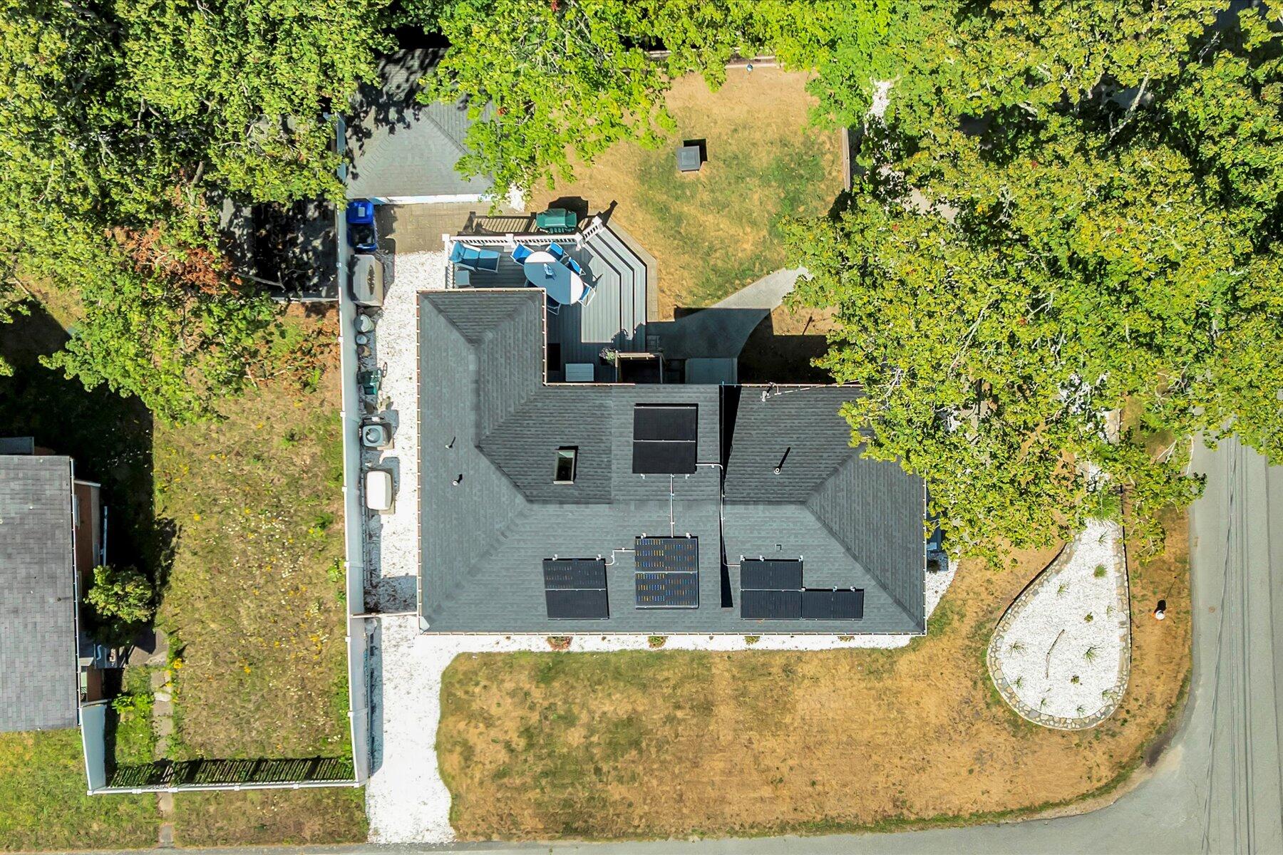 22 Bay View Avenue Buzzards Bay, MA 02532 - Photo 39 of 42 front view of a house with a fountain