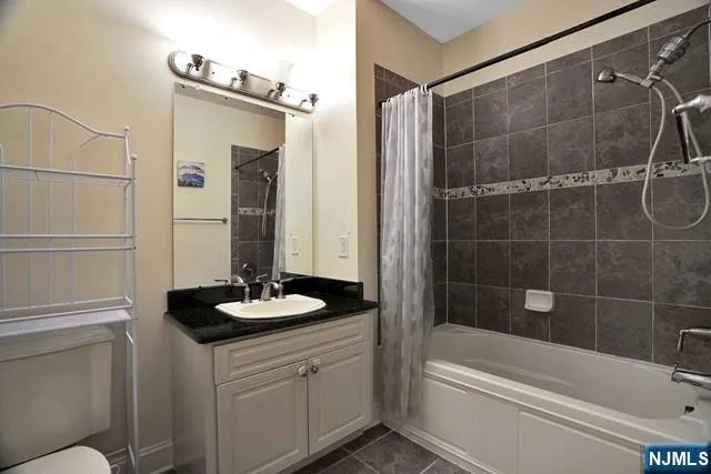 $835,000 | 20 Ave At Port Imperial, Unit 310, West New York, NJ 07093