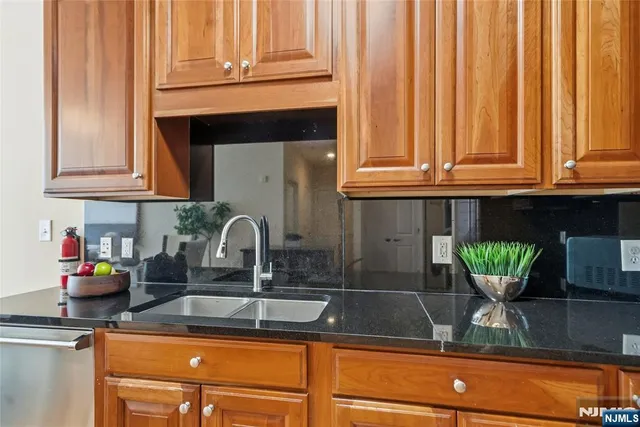 $835,000 | 20 Ave At Port Imperial, Unit 310, West New York, NJ 07093