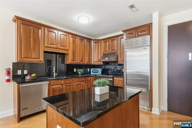 $835,000 | 20 Ave At Port Imperial, Unit 310, West New York, NJ 07093