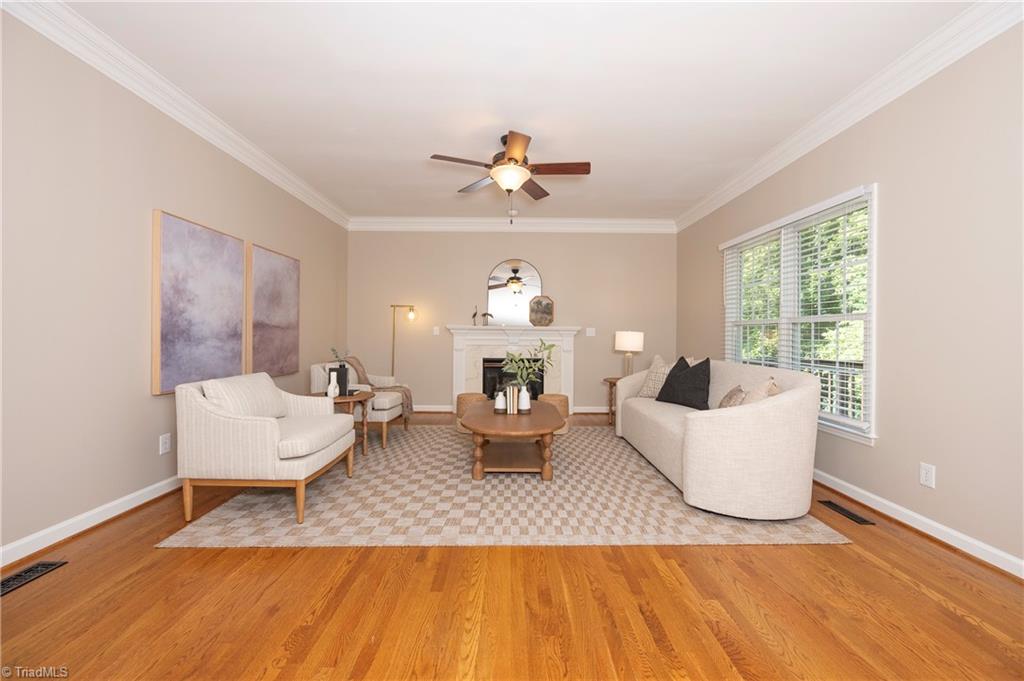4310 Clarksburg Road Clemmons, NC 27012 - Photo 6 of 32 Living Room