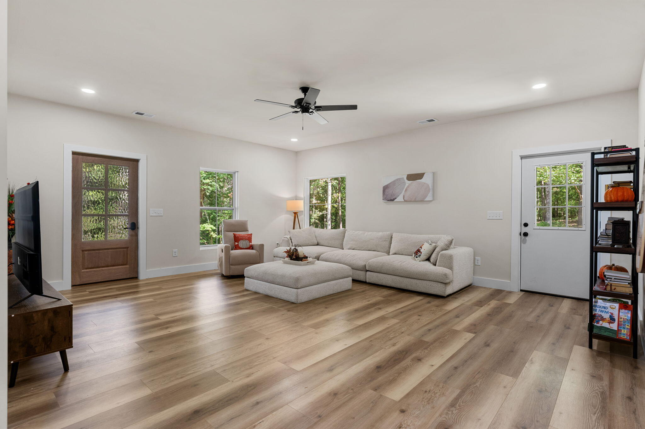 653 Briar Road Soddy-Daisy, TN 37379 - Photo 8 of 47 Family Room