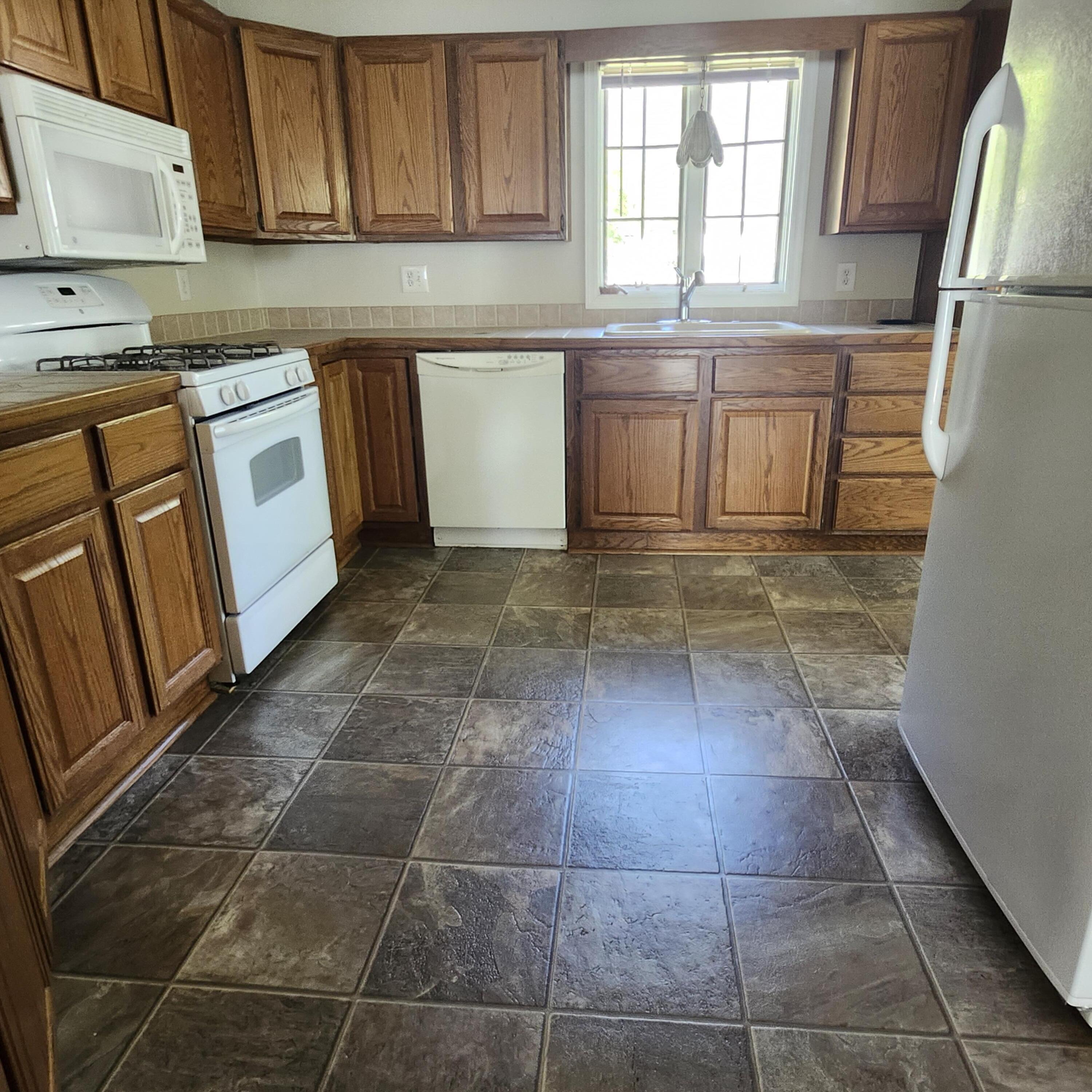 668 Eagle Point Road Lake Odessa, MI 48849 - Photo 14 of 26 1000030941