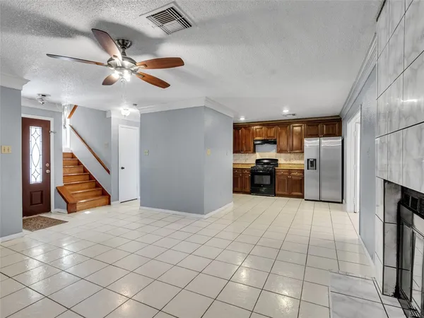 $2,400 | 10919 Pigeonwood Drive, Houston, TX 77089
