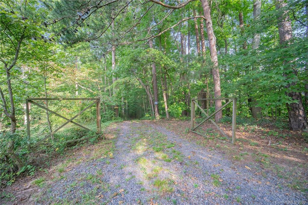 1833 Hart Road Charlotte, NC 28214 - Photo 8 of 10 Gallery Image 8