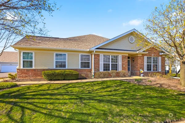 $319,000 | 21450 Lake St Clair Drive, Crest Hill, IL 60403