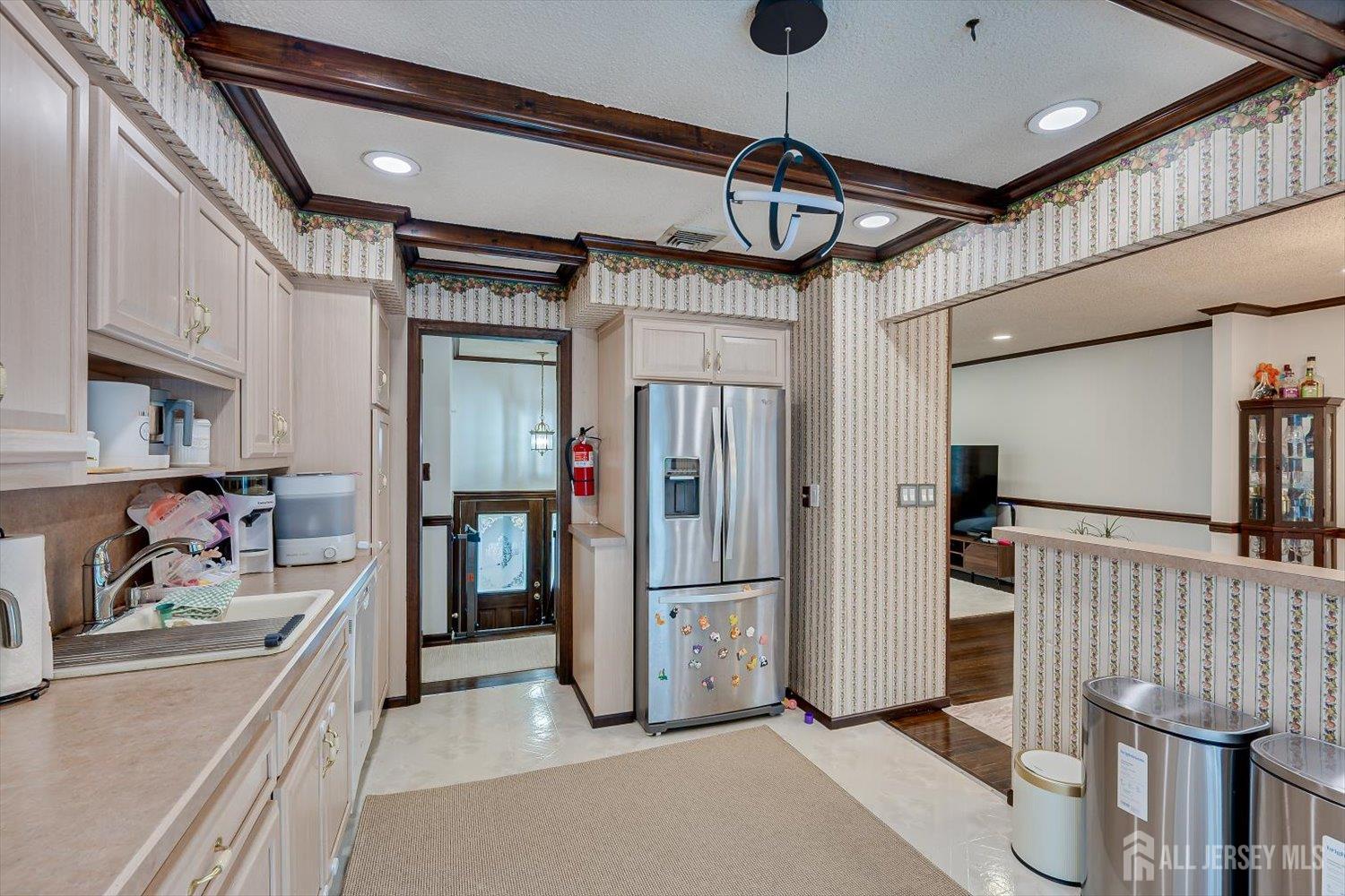 40 Winding Road Iselin, NJ 08830 - Photo 28 of 34