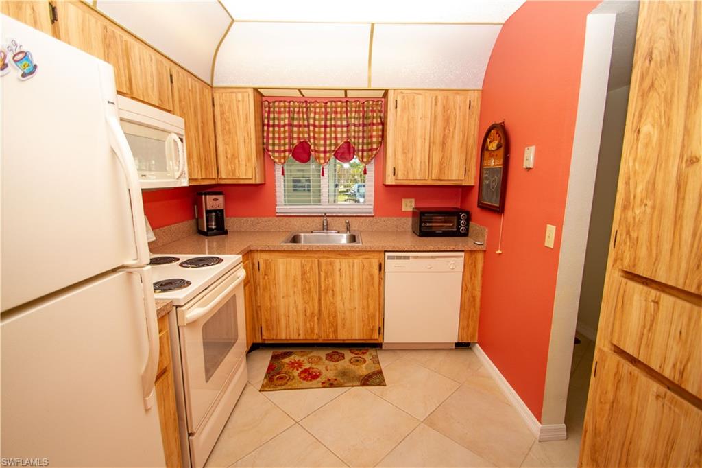 4326 27th Court Southwest, Unit 103 Naples, FL 34116 - Photo 18 of 26