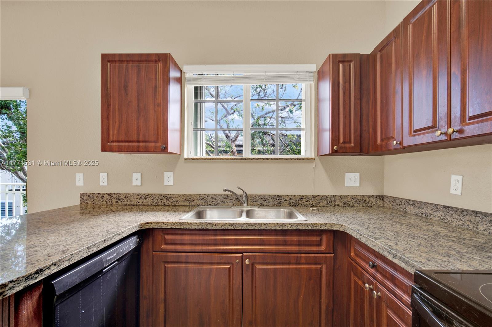 373 Northeast 25th Place, Unit 202 Homestead, FL 33033 - Photo 11 of 58