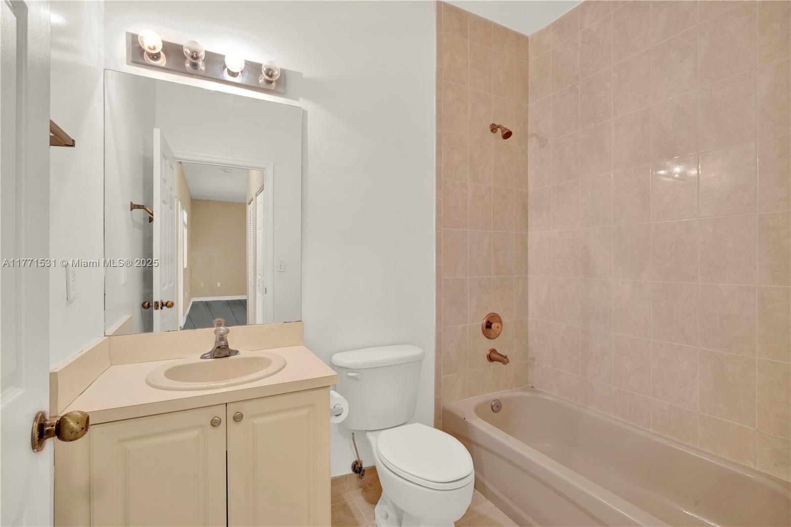 373 Northeast 25th Place, Unit 202 Homestead, FL 33033 - Photo 13 of 58