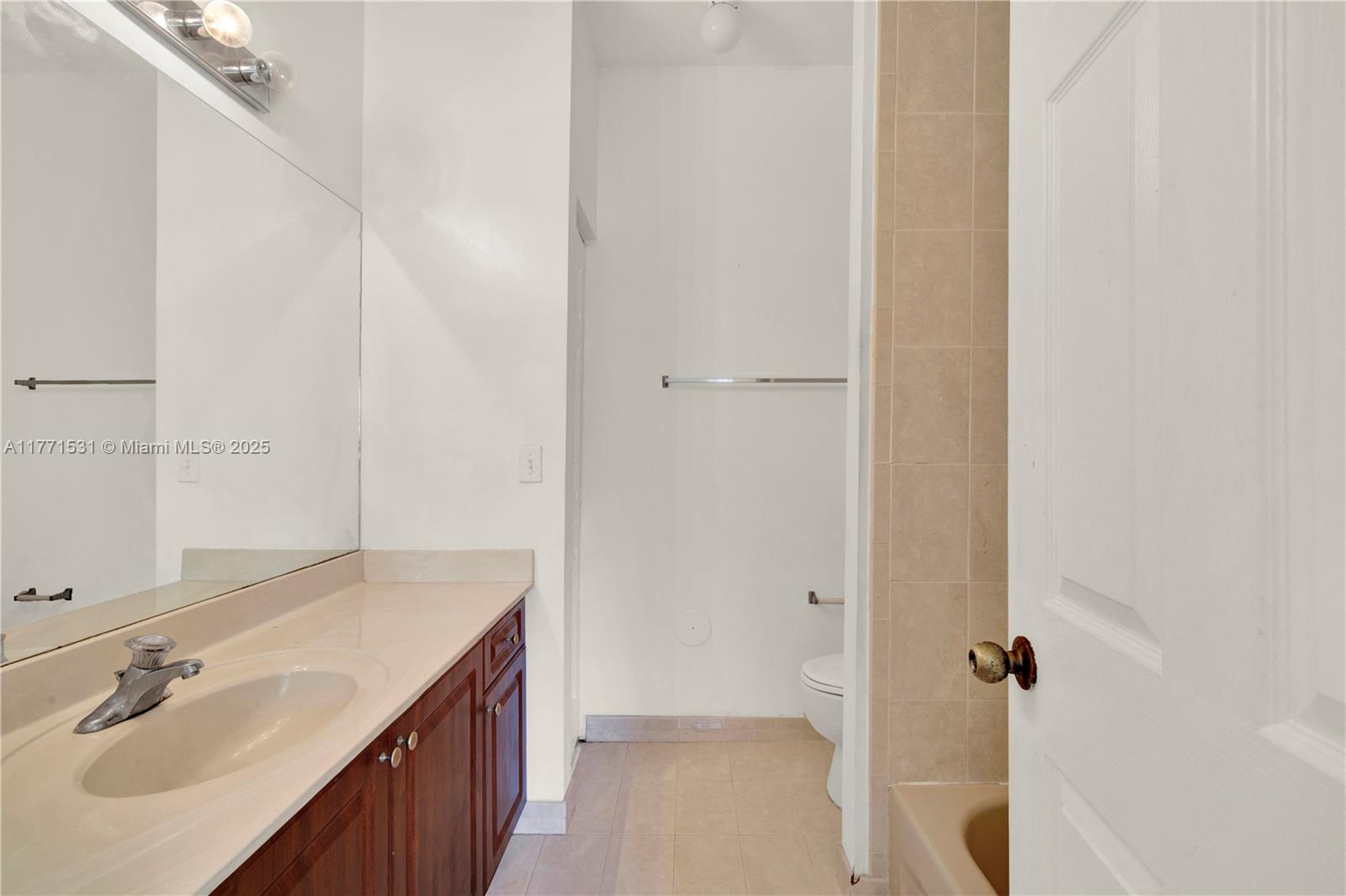 373 Northeast 25th Place, Unit 202 Homestead, FL 33033 - Photo 19 of 58