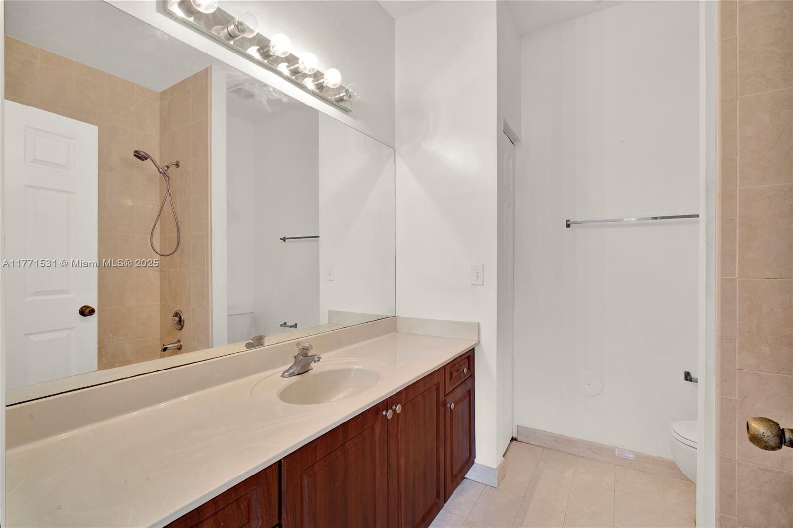 373 Northeast 25th Place, Unit 202 Homestead, FL 33033 - Photo 20 of 58
