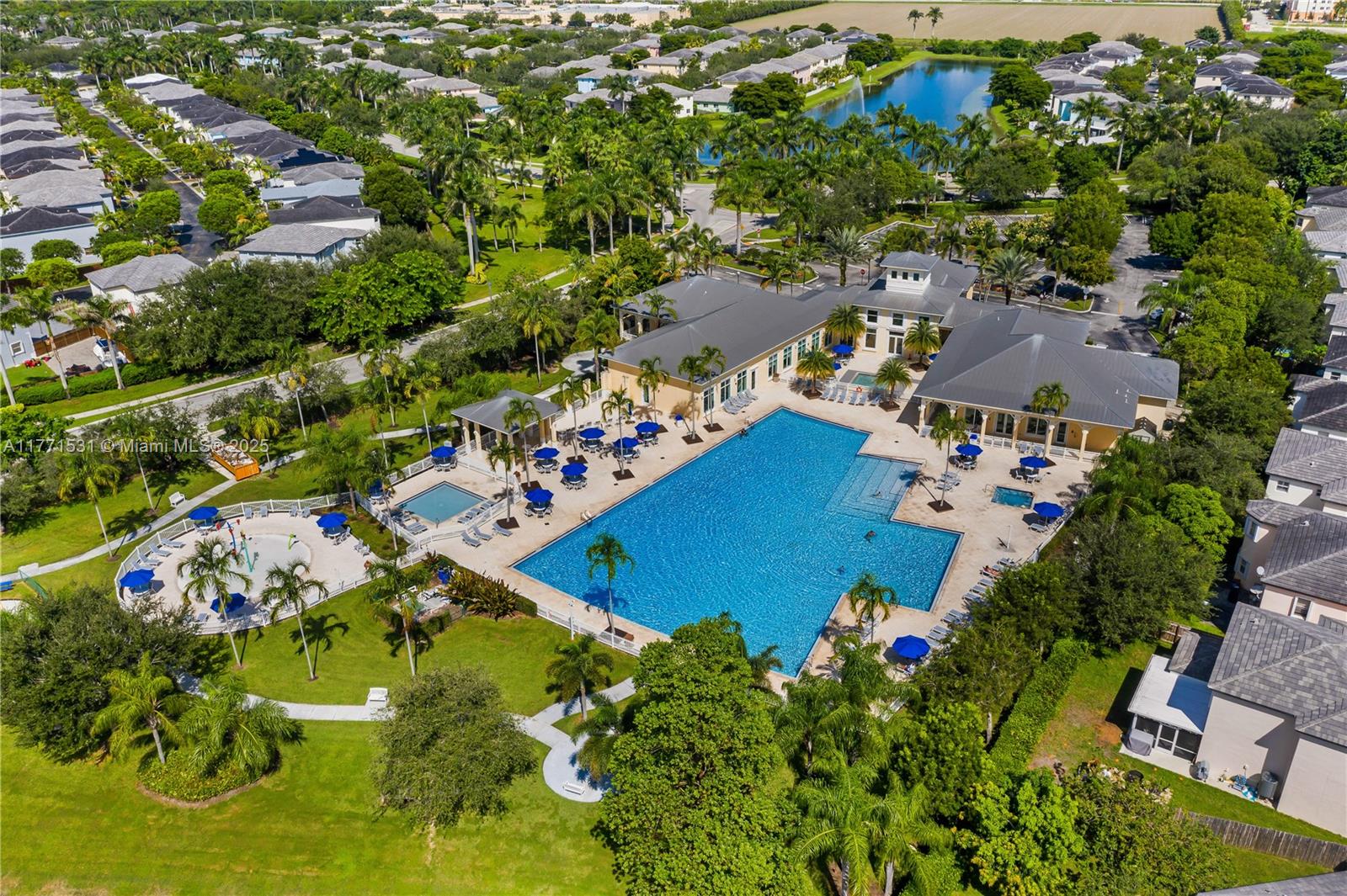373 Northeast 25th Place, Unit 202 Homestead, FL 33033 - Photo 37 of 58