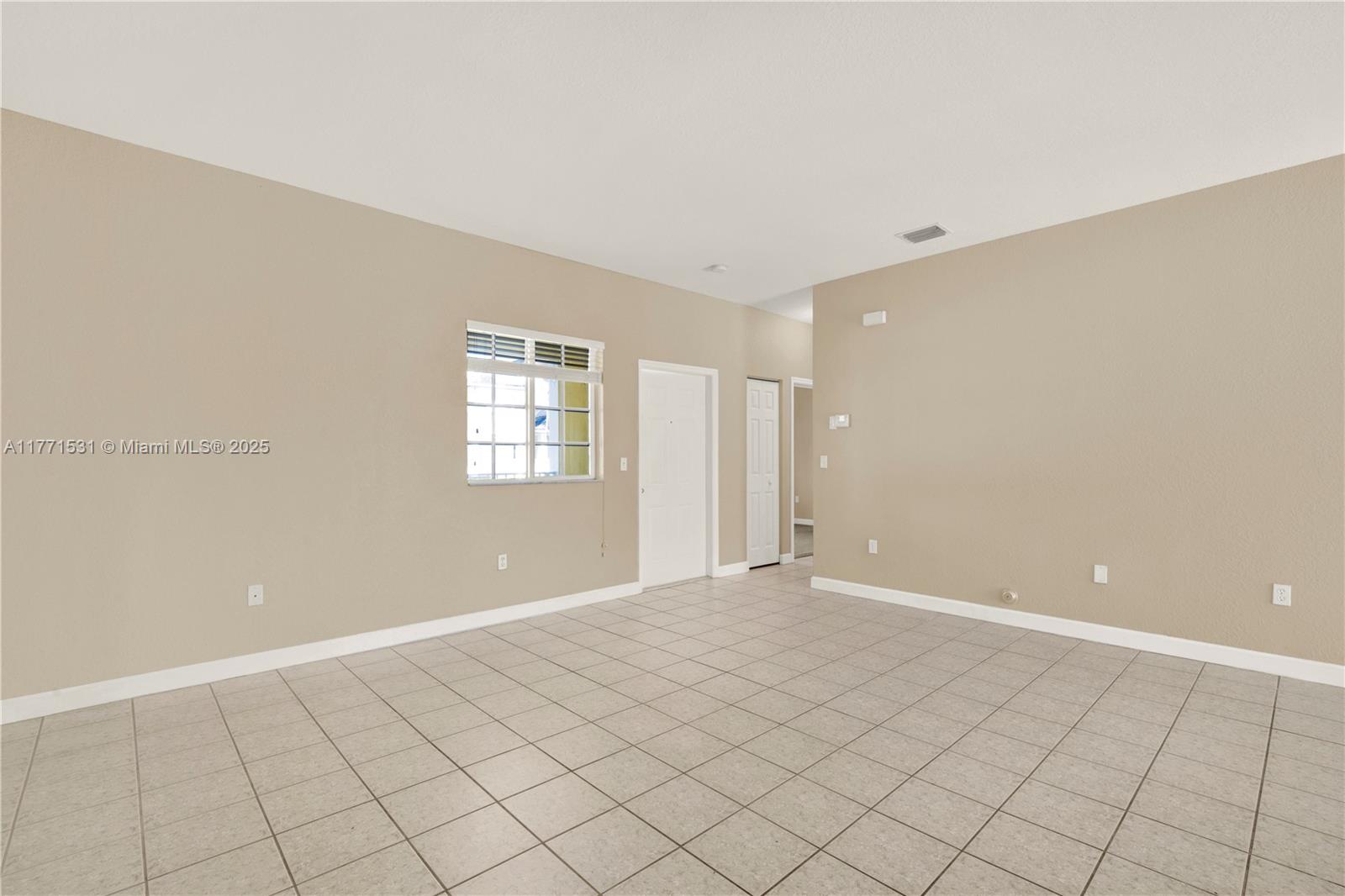 373 Northeast 25th Place, Unit 202 Homestead, FL 33033 - Photo 5 of 58