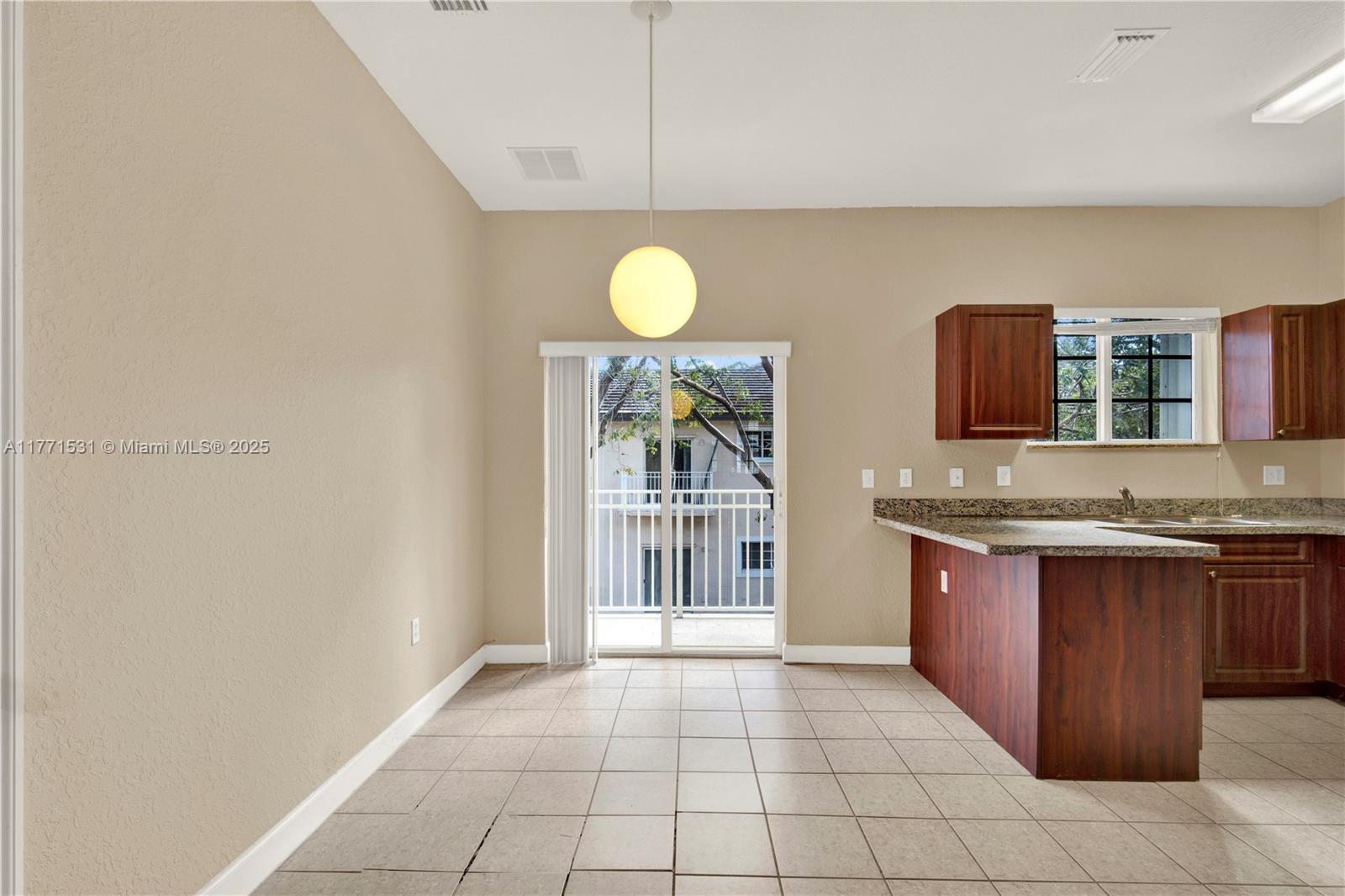 373 Northeast 25th Place, Unit 202 Homestead, FL 33033 - Photo 8 of 58