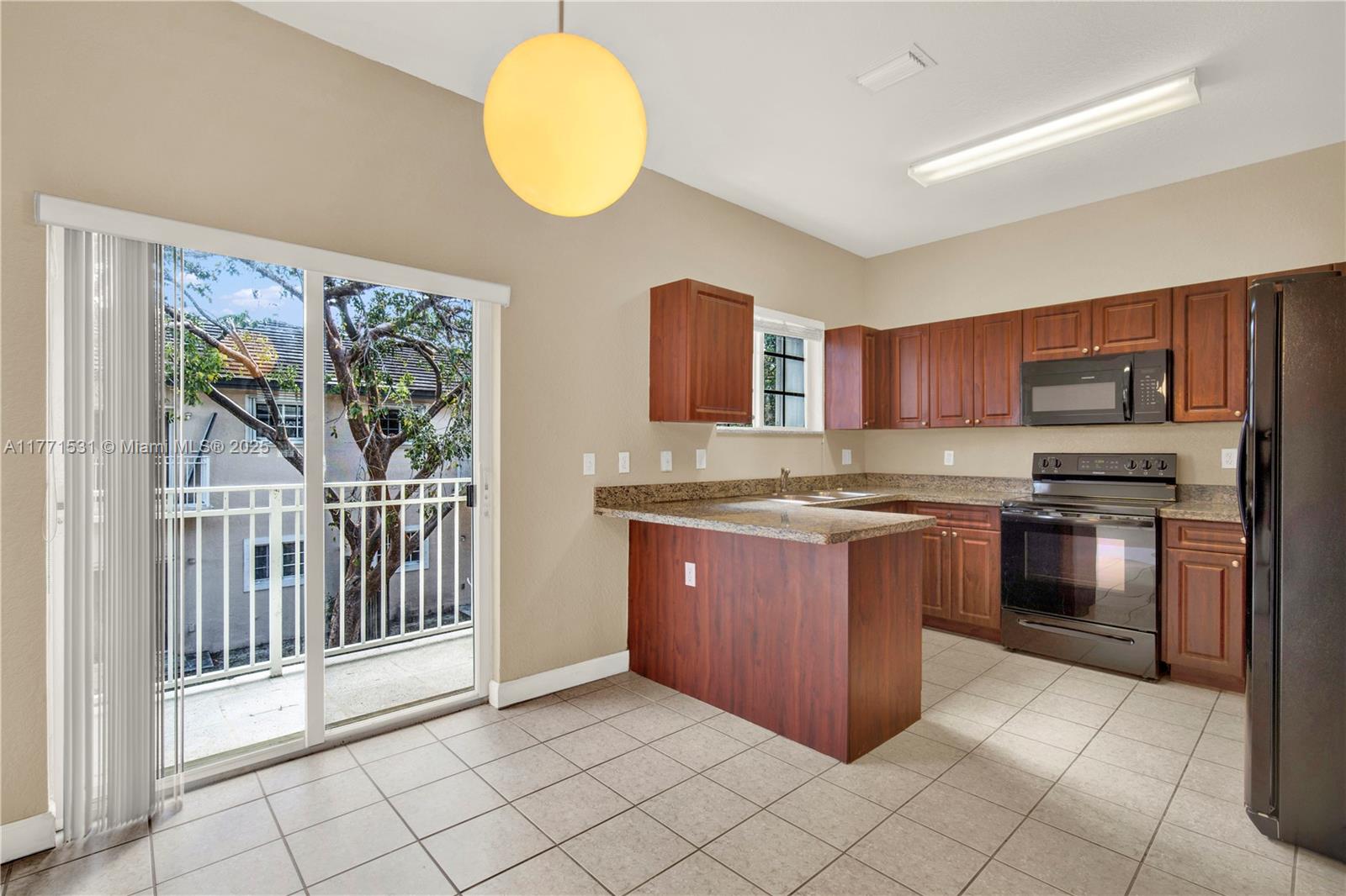 373 Northeast 25th Place, Unit 202 Homestead, FL 33033 - Photo 9 of 58
