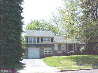 1046 Victoria Road Warminster, PA 18974 - Photo 4 of 4