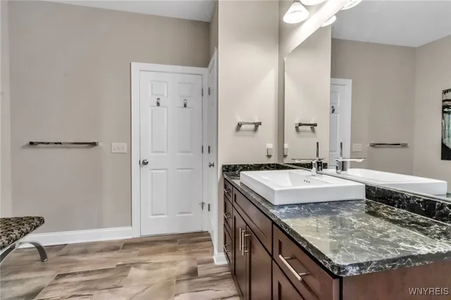 $650,000 | 2600 Farrier Lane, East Aurora, NY 14052