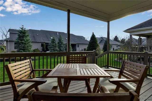 $650,000 | 2600 Farrier Lane, East Aurora, NY 14052