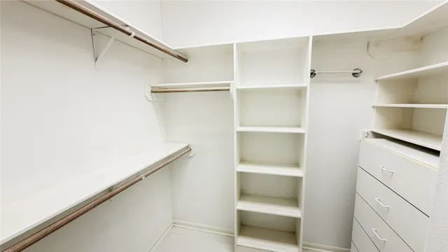 $2,795 | 4601 Country Club View, Baytown, TX 77521