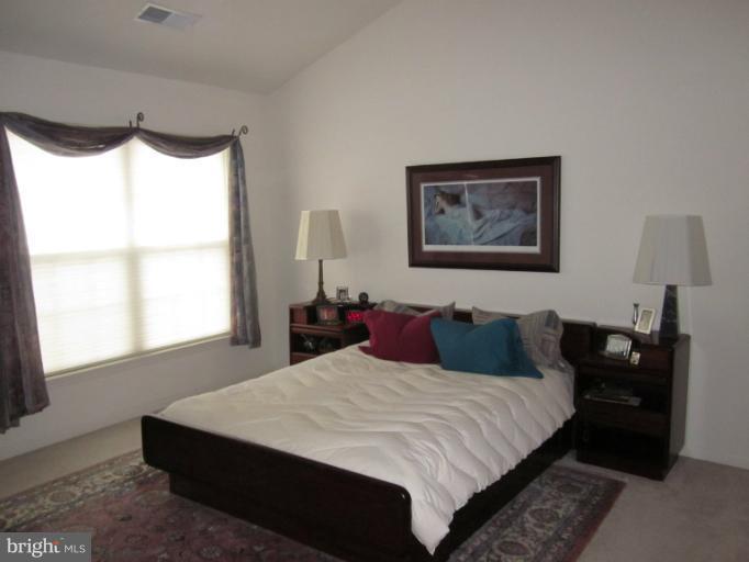 Bedroom (Master)