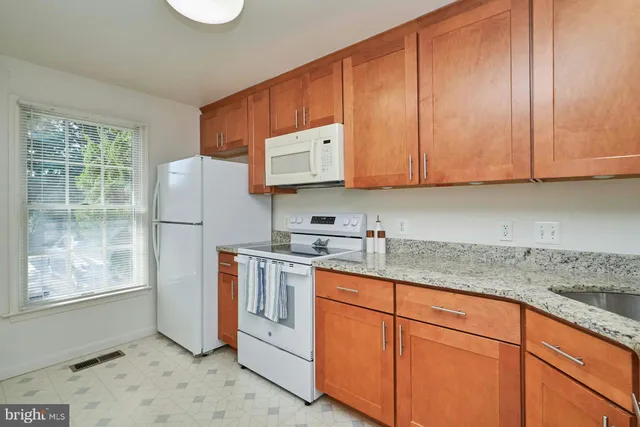 $515,000 | 7616 Wood Mist Lane, Falls Church, VA 22043