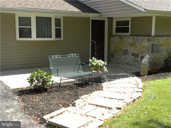 512 Heather Road Exton, PA 19341 - Photo 2 of 25 Exterior Front