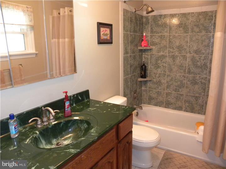 512 Heather Road Exton, PA 19341 - Photo 15 of 25 Bathroom