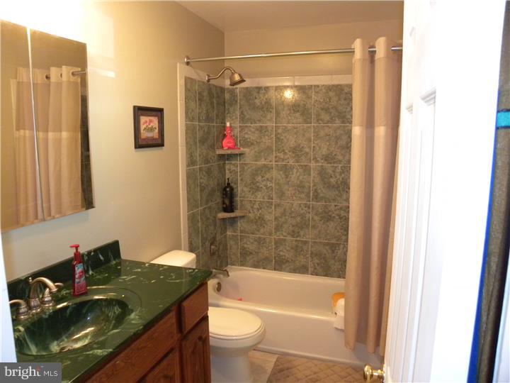 512 Heather Road Exton, PA 19341 - Photo 16 of 25 Bathroom