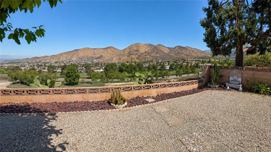 11934 Peach Tree Road Yucaipa, CA 92399 - Photo 35 of 35 Patio View