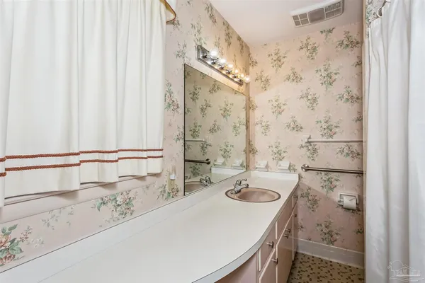 $294,500 | 5931 Greenwood Lane, Pensacola, FL 32504