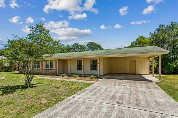 $294,500 | 5931 Greenwood Lane, Pensacola, FL 32504