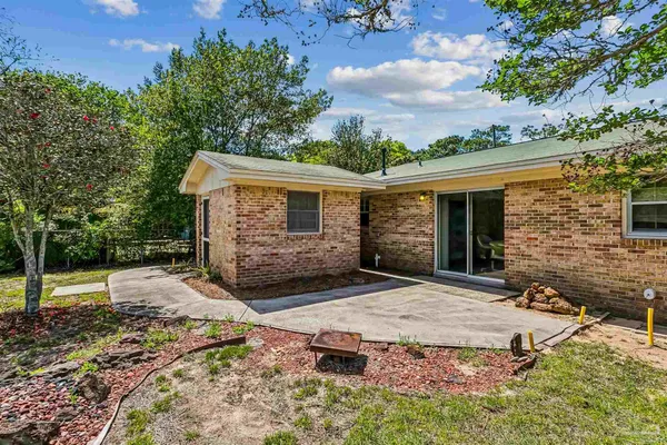 $294,500 | 5931 Greenwood Lane, Pensacola, FL 32504